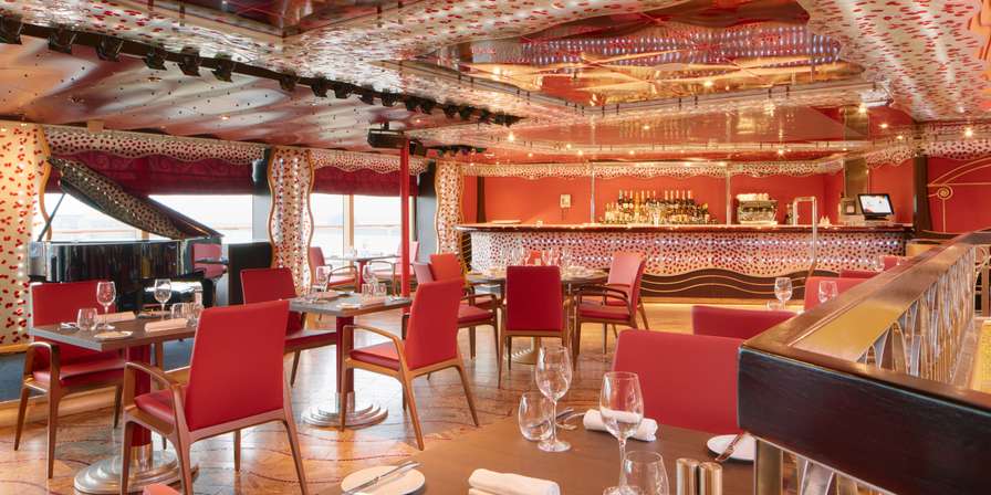 CLUB RESTAURANT