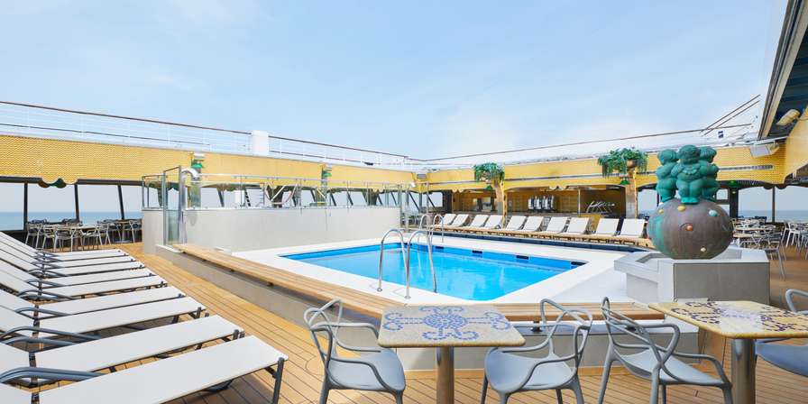 STERN POOL