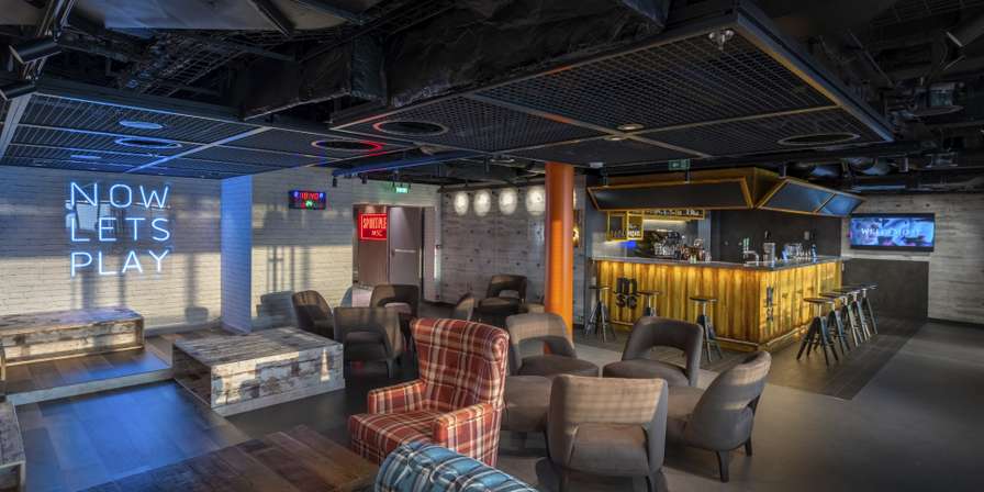 THE BOX BAR