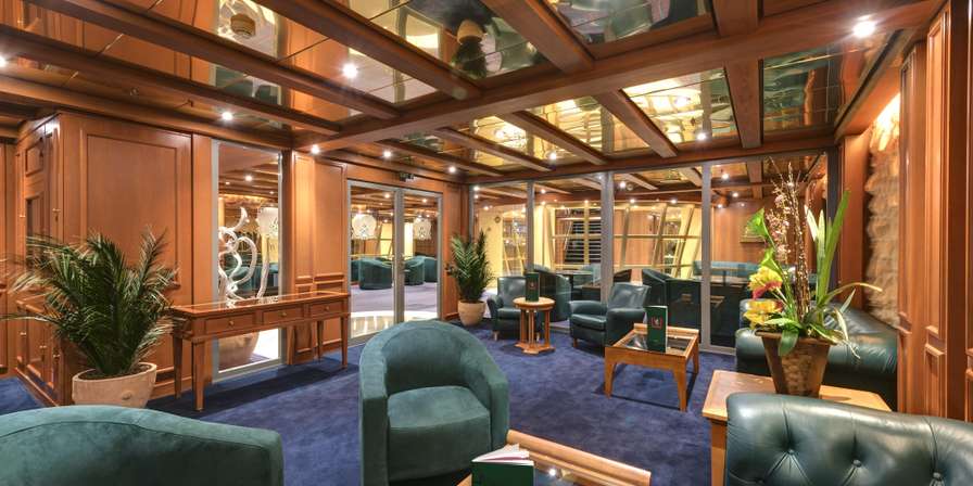 CIGAR ROOM