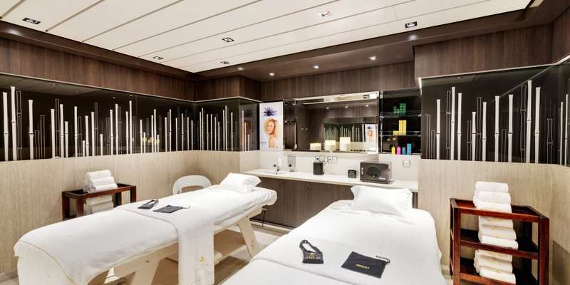 MASSAGES & TREATMENTS