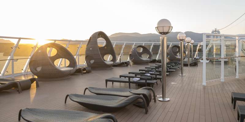 TOP 18 EXCLUSIVE SOLARIUM