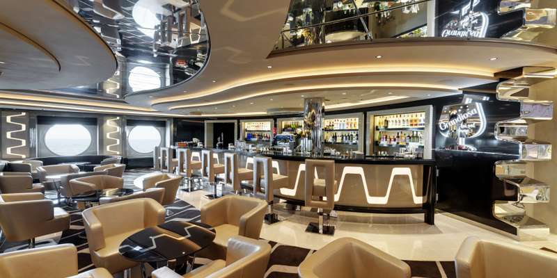 GRANDIOSA BAR & LOUNGE