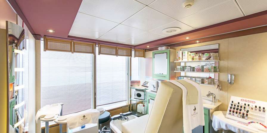 NAIL SALON