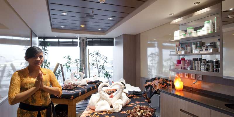 MASSAGES & TREATMENTS