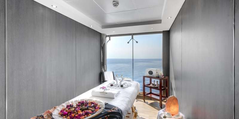 MASSAGES & TREATMENTS