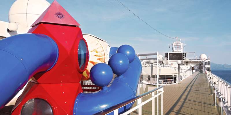 子供用屋外プールとゲーム