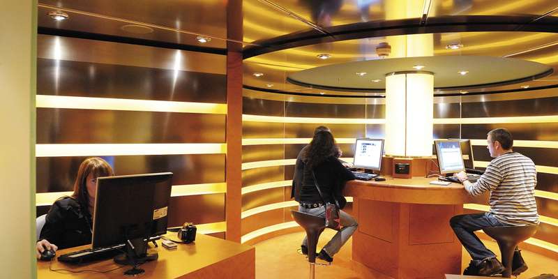 サイバーカフェ