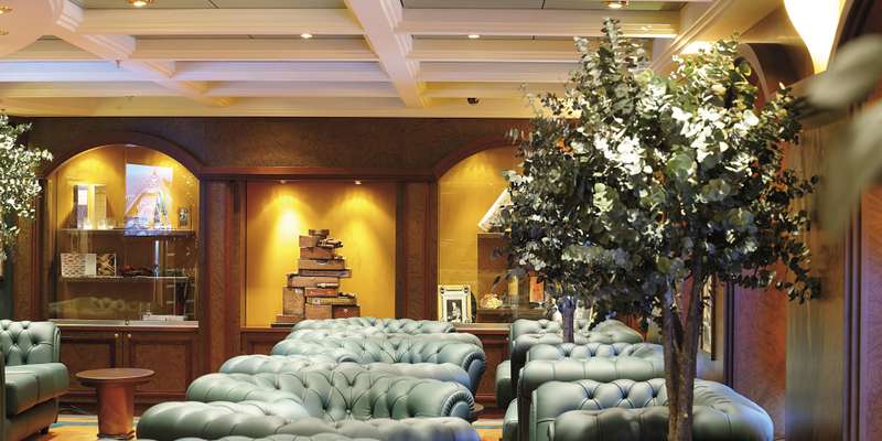 ヒッチコック ラウンジ