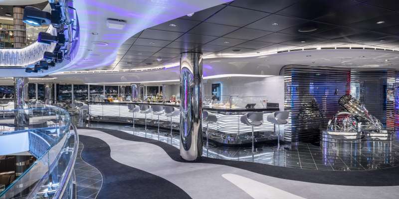 CHAMPAGNE & WINE BAR