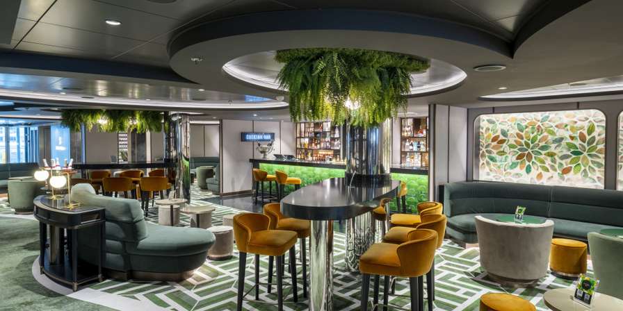 COCKTAIL BAR