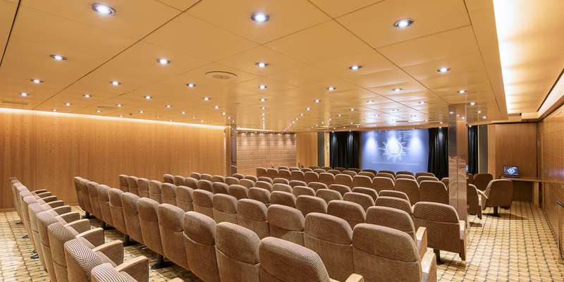 新芙尼亞商務中心