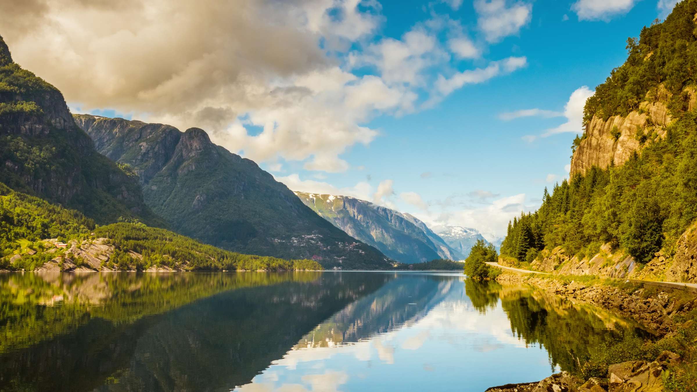 8-Day Cruise Around the Norwegian Fjords and the United Kingdom Aboard SKY PRINCESS