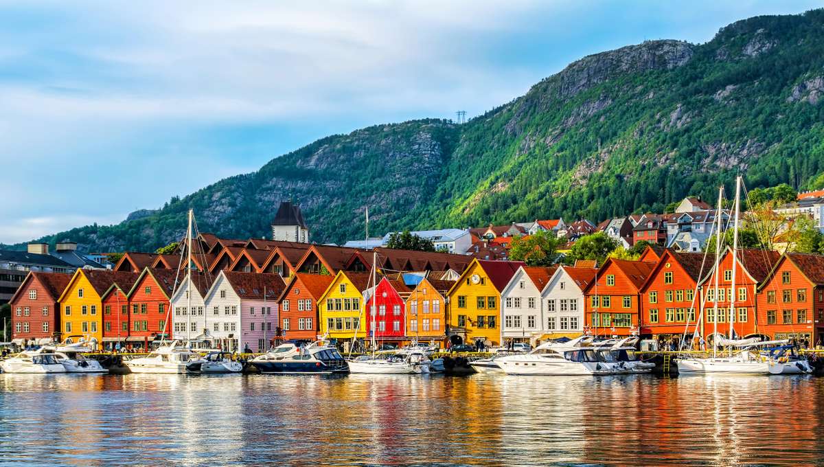 8-Day Cruise Around the Norwegian Fjords and the United Kingdom Aboard SKY PRINCESS